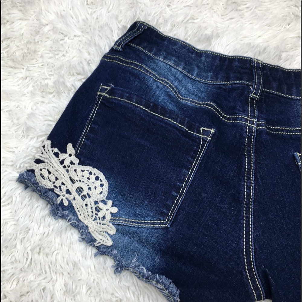 ⬇️Bongo Distressed Crochet Lace Denim Shorts Size 7 - Picture 7 of 14